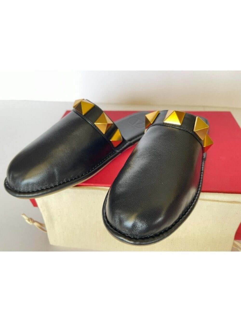 Valentino Garavani Roman Stud Leather Slippers  Mules US 6 /EU 36